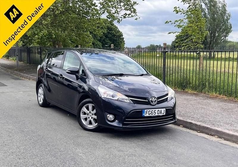 Grey Used 2015 Toyota Verso MPV | £7,295 (Good price) - Image 1/4