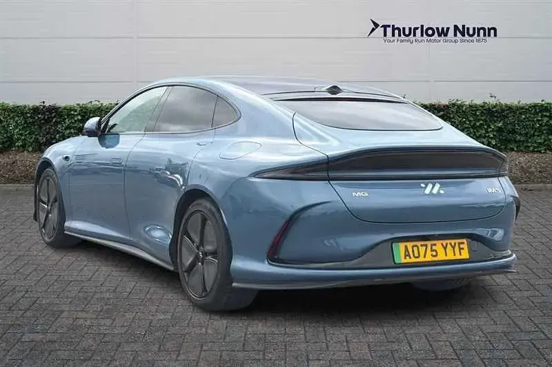 Usado MG IM5 300 kW (408 HP) 2025 Azul Citadino