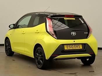 Used Toyota Aygo X-cite 68 HP (50 kW) 2017 Yellow Hatchback