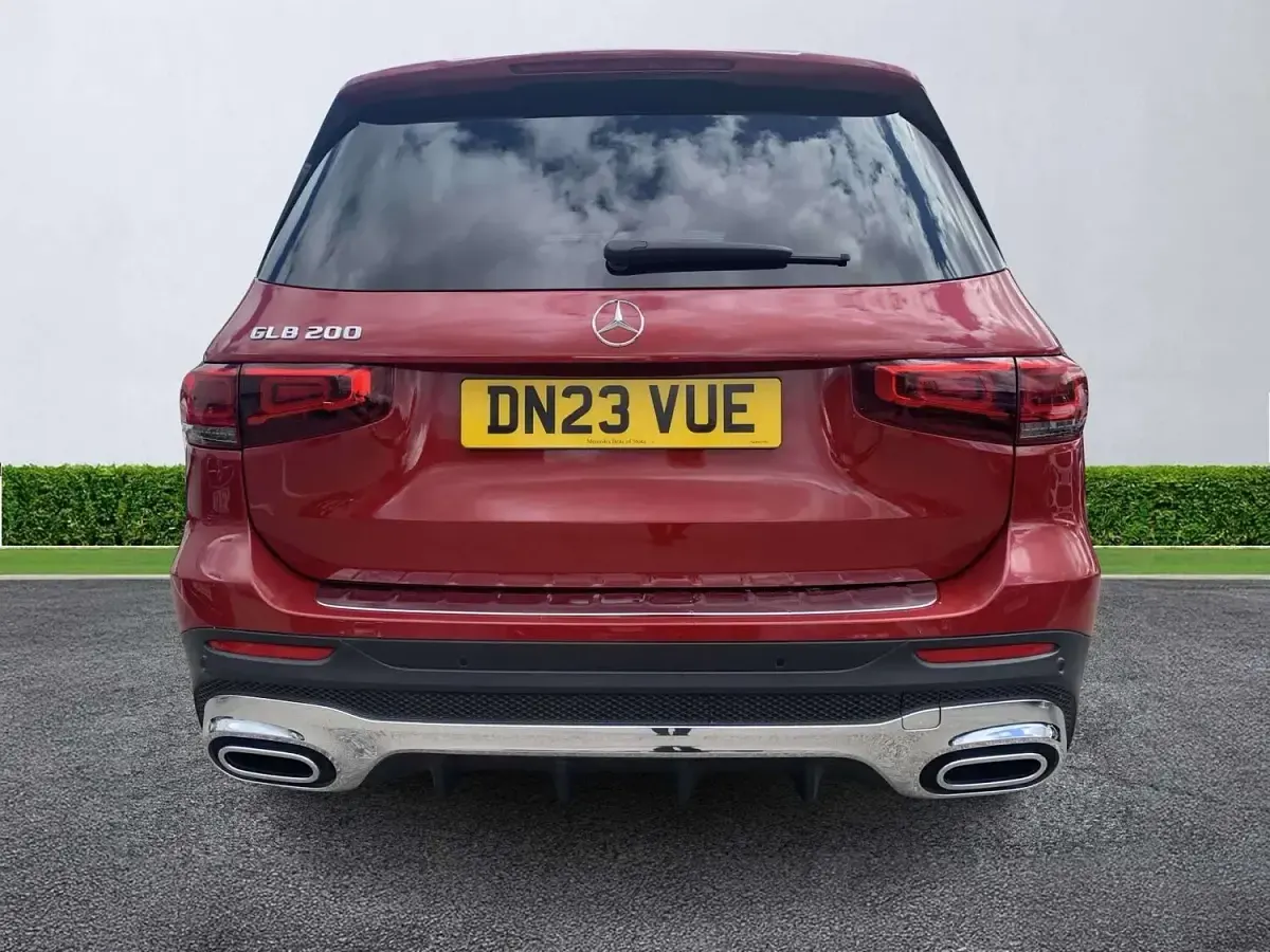 Used Mercedes GLB200 Executive 163 HP (119 kW) 2023 Red SUV
