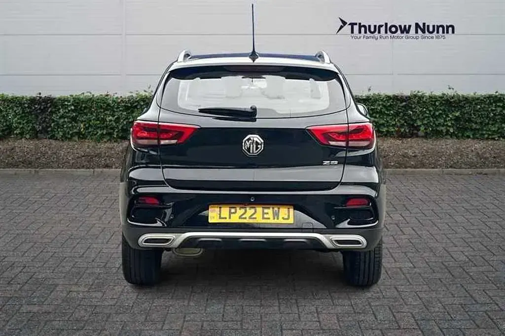 Käytetty MG ZS Exclusive 106 HP (77 kW) 2022 Musta Katumaasturi