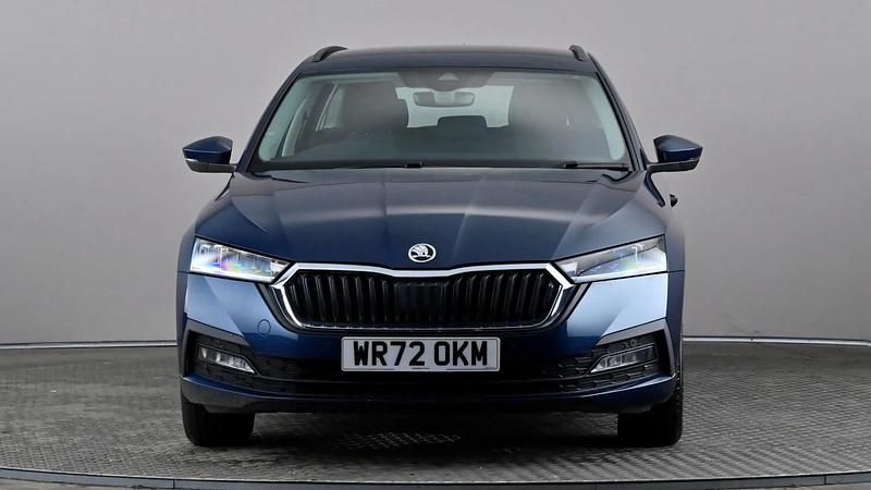 Used Skoda Octavia SE Technology 110 HP (80 kW) 2022 Blue Estate