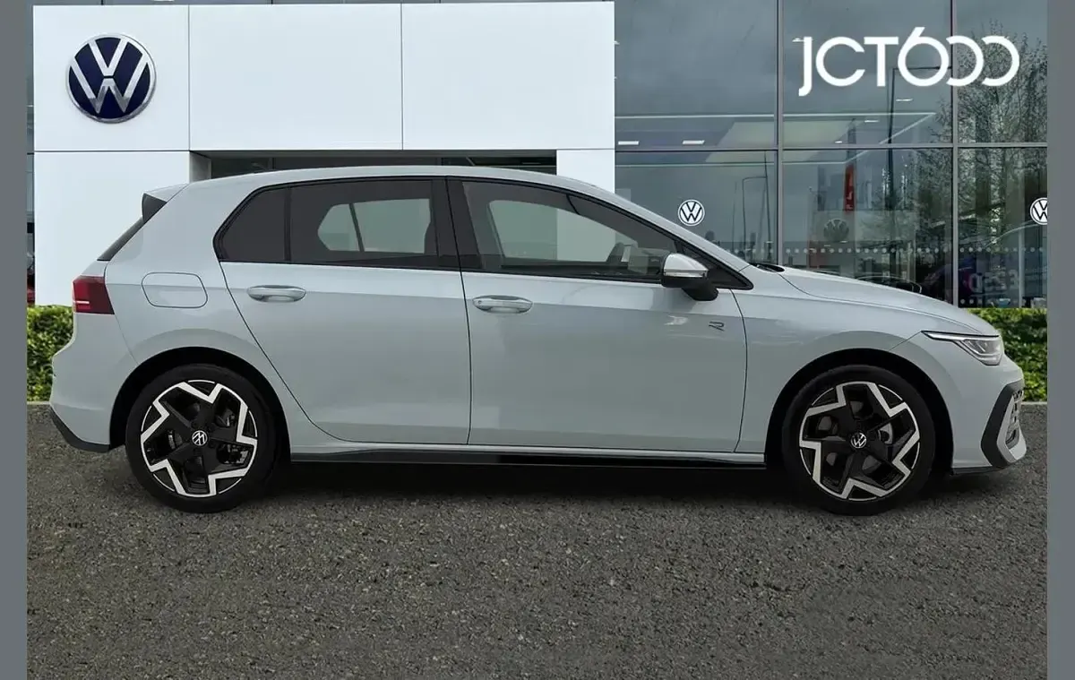 Used VW Golf VIII R-line 150 HP (110 kW) 2025 Blue Hatchback