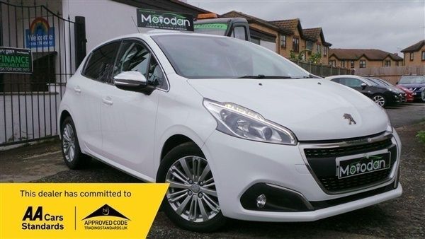 White Used 2017 Peugeot 208 Allure Hatchback | £7,200 (Fair price) - Image 1/1