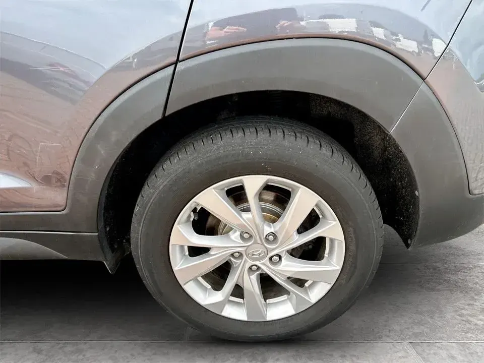 Used Hyundai Tucson SE 132 HP (97 kW) 2020 Grey SUV