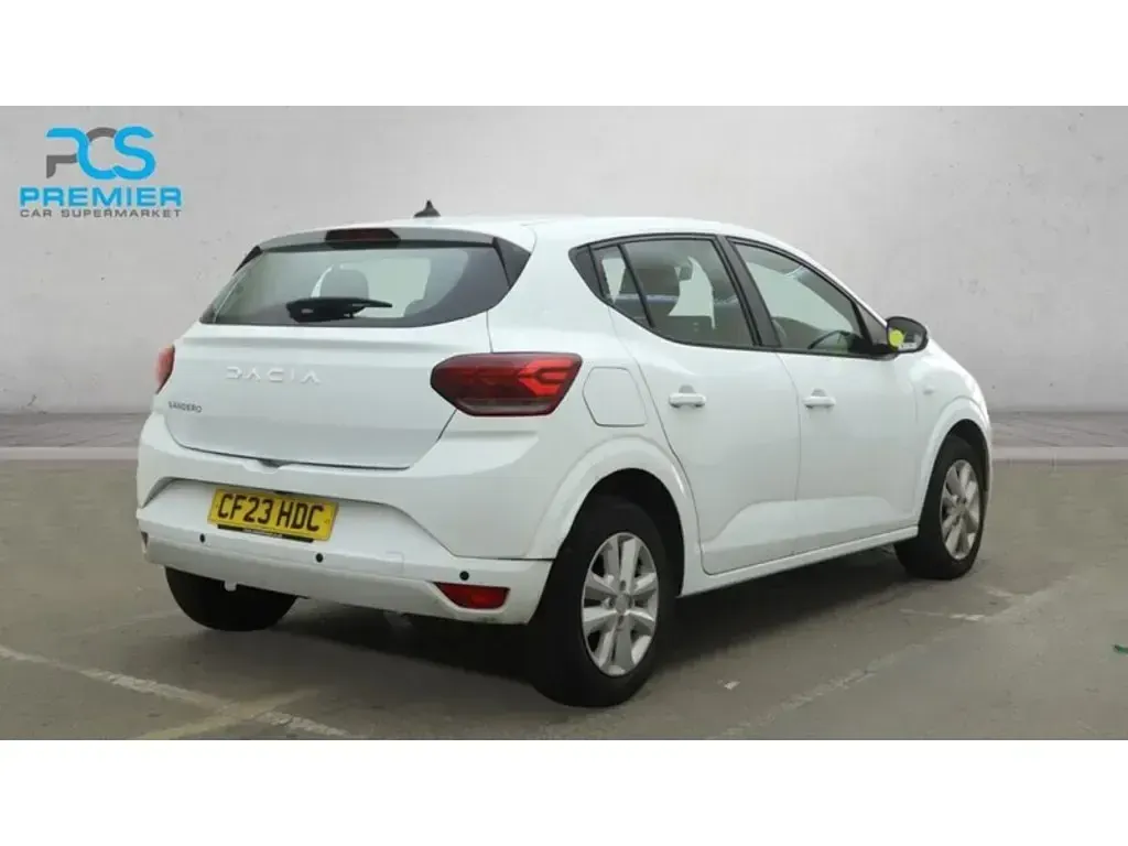 Used Dacia Sandero Expression 2023 Glacier white Hatchback