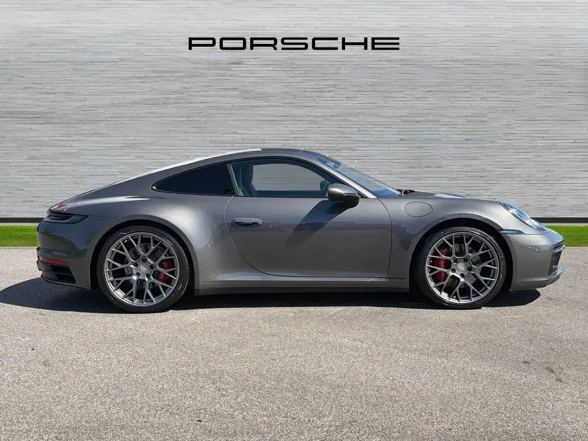 Begagnad Porsche 911 2019 Grå Sportkupé