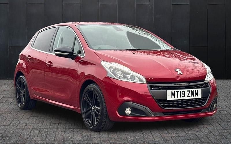 Used Peugeot 208 GT-line 110 HP (80 kW) 2019 Red Hatchback
