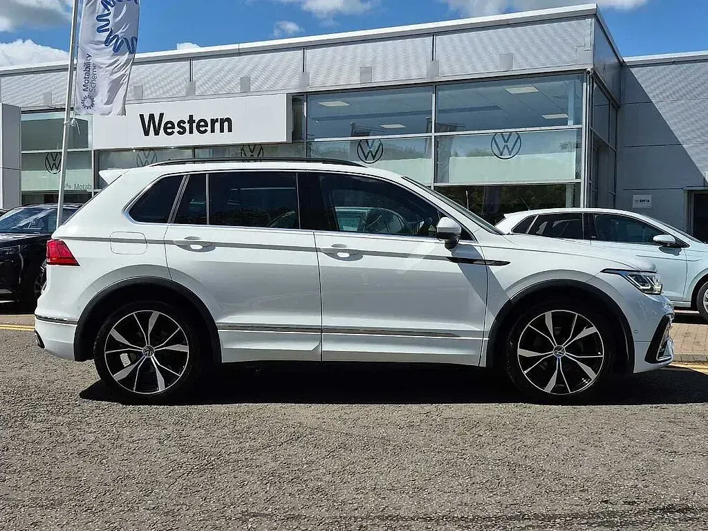 Used VW Tiguan R-line 150 HP (110 kW) 2023 White SUV