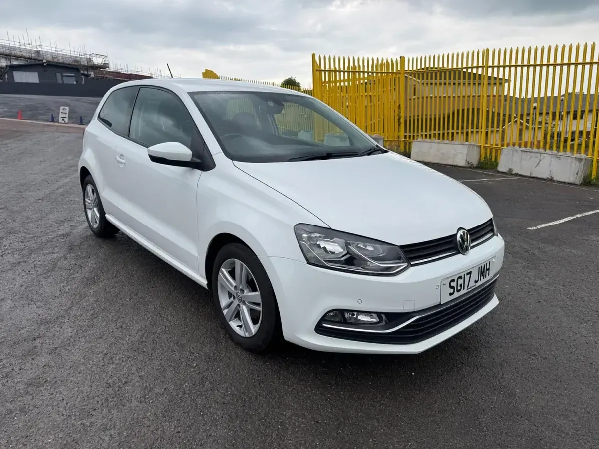 Used VW Polo Edition 60 HP (44 kW) 2017 White Hatchback