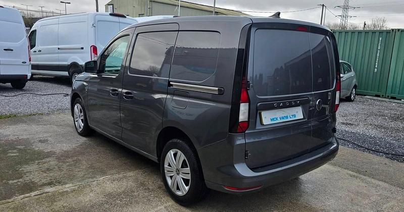 Used VW Caddy 102 HP (75 kW) 2021 Grey MPV
