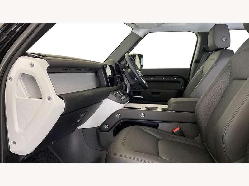 Usado Land Rover Defender S 250 HP (183 kW) 2025 Preto SUV