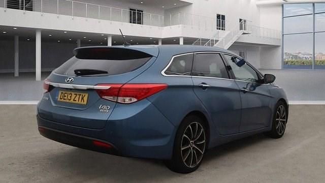 Used Hyundai i40 Premium 138 HP (101 kW) 2013 Blue Estate