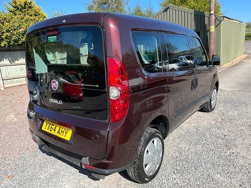 Used Fiat Doblò 95 HP (69 kW) 2014 Red MPV