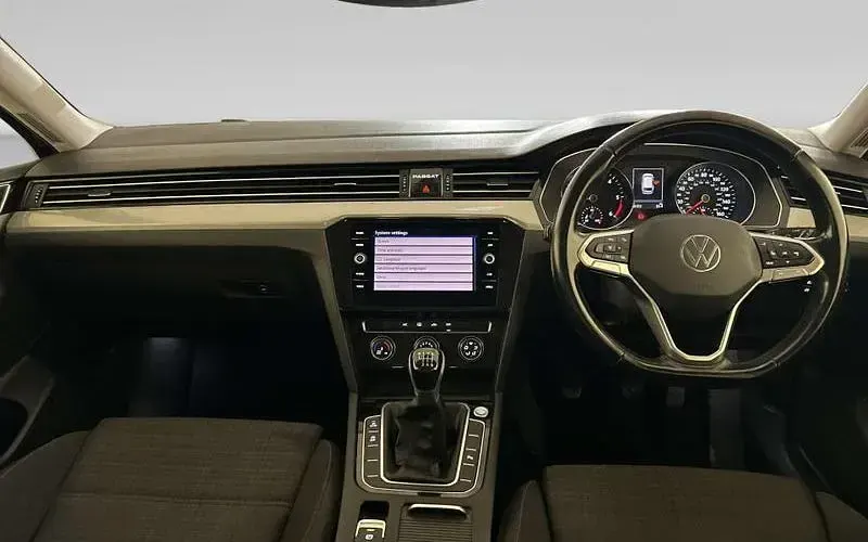Used VW Passat SE 150 HP (110 kW) 2023 Estate