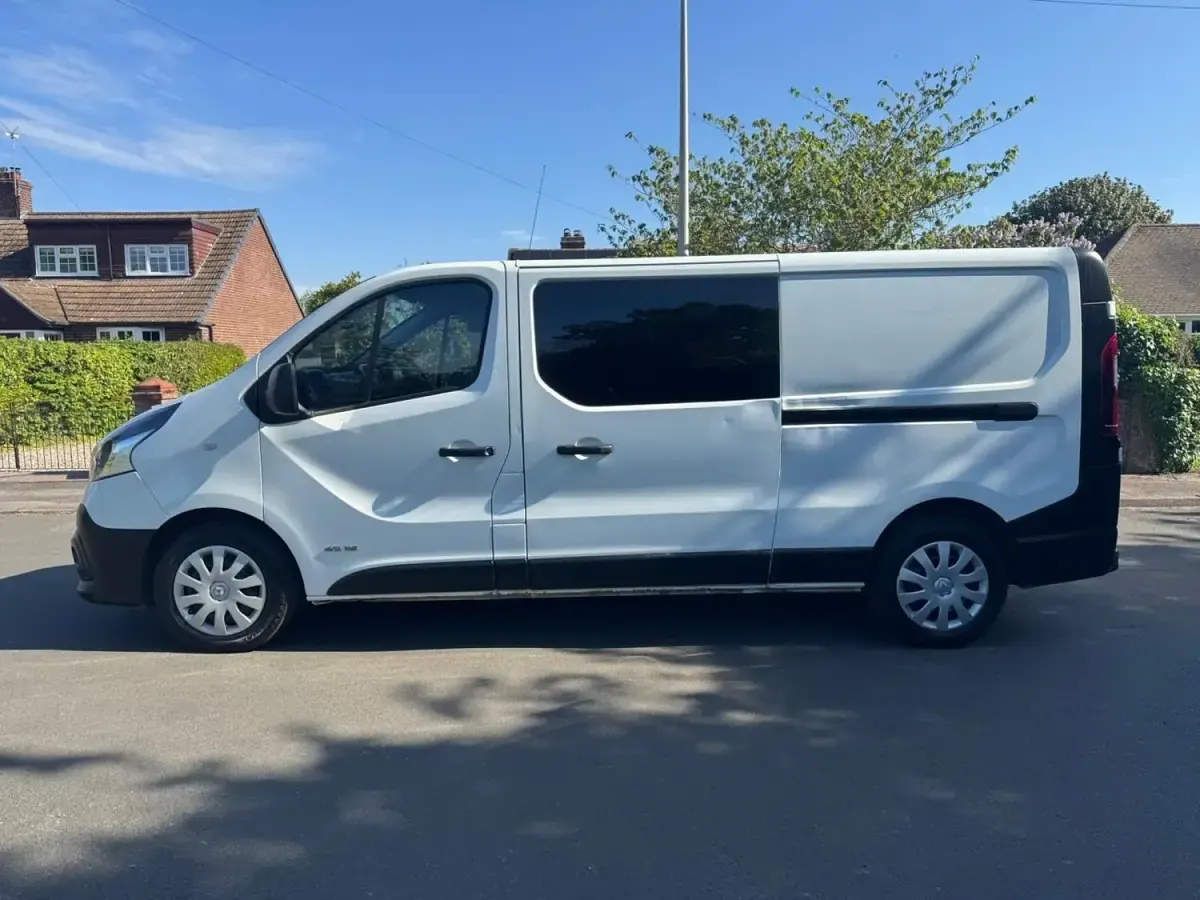 Gebraucht Renault Trafic Business 2015 Weiß Van / Kleinbus