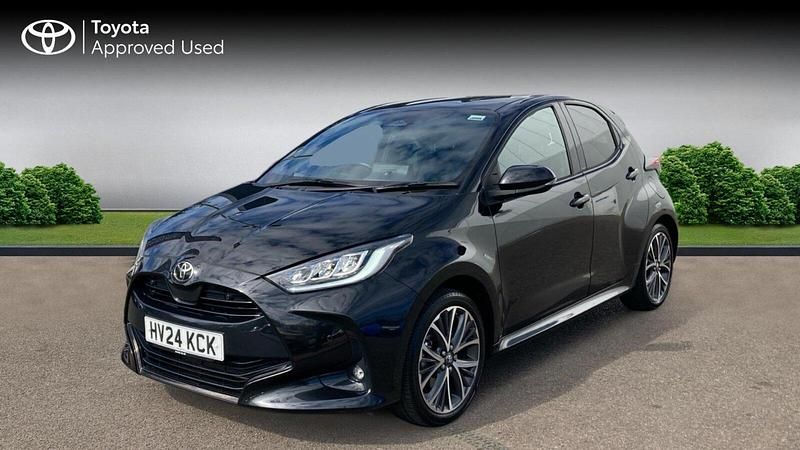 Used Toyota Yaris Hybrid 116 HP (85 kW) 2024 Eclipse black Hatchback