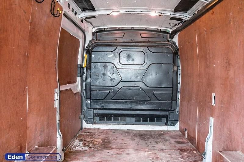 Used Ford Transit S 130 HP (95 kW) 2021 White Van