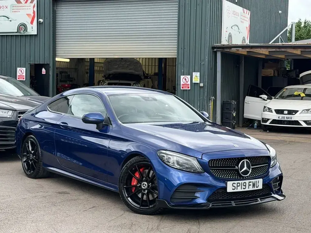 Used Mercedes C300 AMG Line Premium 258 HP (189 kW) 2019 Blue Coupe