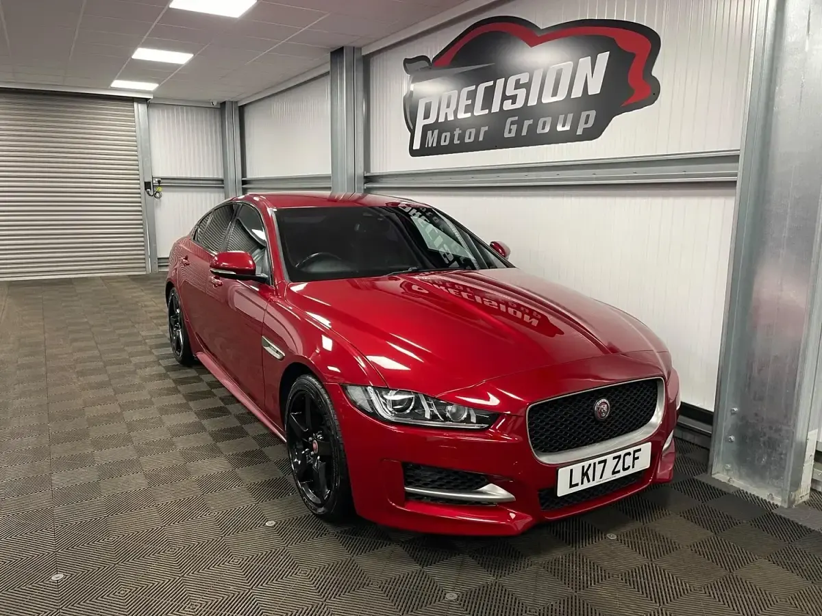 Used Jaguar XE R-Sport 180 HP (132 kW) 2017 Red Sedan