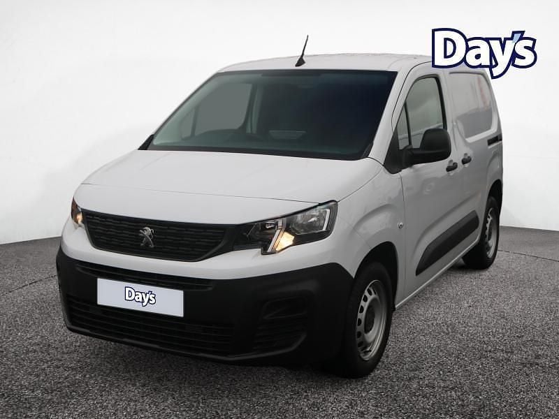 Used Peugeot Partner Premium 2023 White MPV
