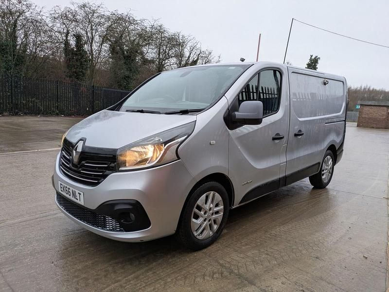 Used Renault Trafic 2016 Silver MPV