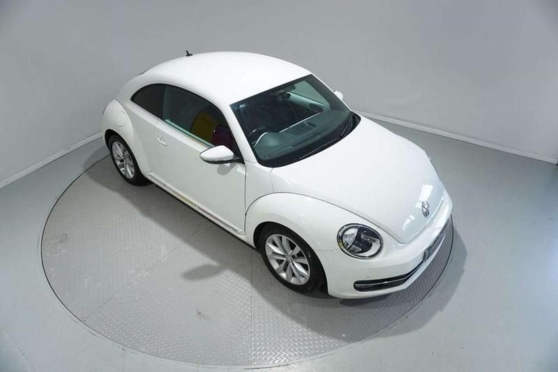 Used VW Beetle Design 110 HP (80 kW) 2016 White Hatchback