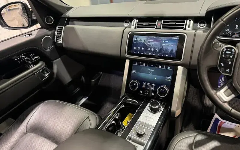 Used Land Rover Range Rover Vogue 275 HP (202 kW) 2019 Grey SUV