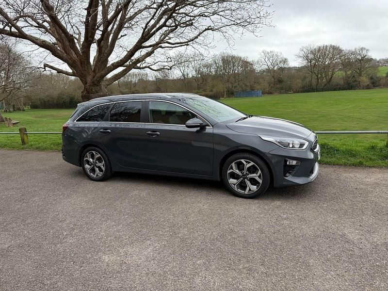 Used Kia Ceed Sportswagon 114 HP (83 kW) 2019 Grey Estate
