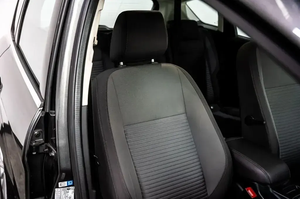 Second-hand Ford C-MAX Titanium 120 CP (88 kW) 2016 Gri Monovolum