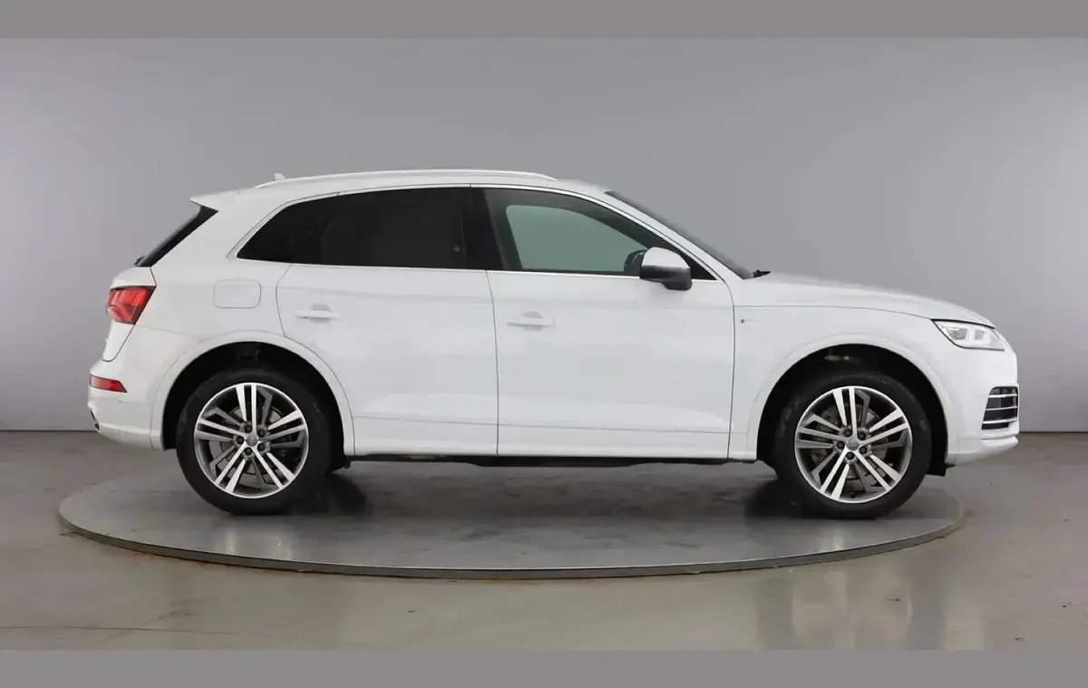 Used Audi Q5 S-Line 190 HP (139 kW) 2019 White SUV
