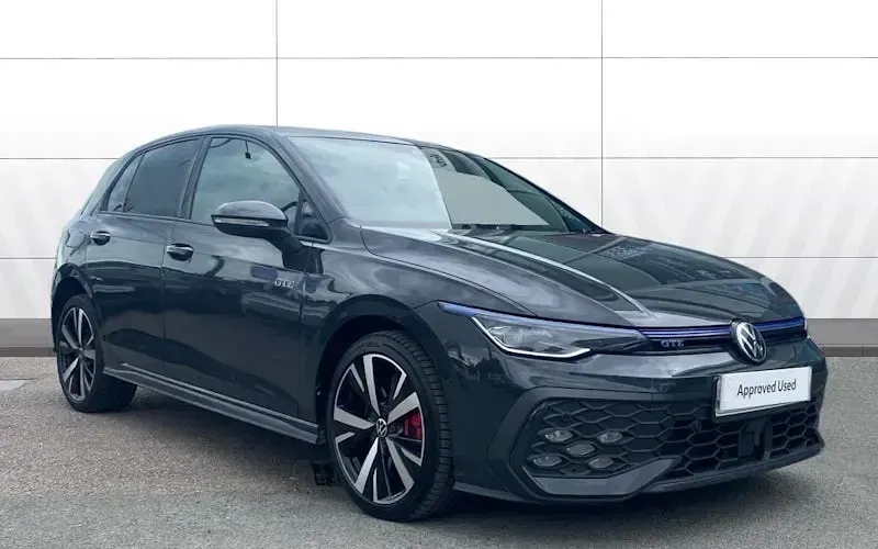Second-hand VW Golf VIII GTE 272 CP (200 kW) 2025 Hatchback