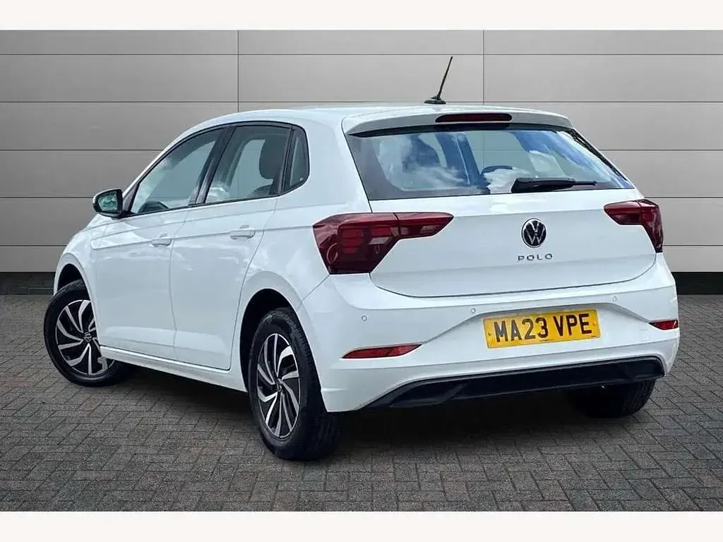 Used VW Polo Life 95 HP (69 kW) 2023 White Hatchback