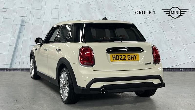 Used Mini Cooper Exclusive 136 HP (100 kW) 2022 White Hatchback