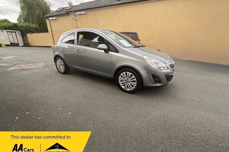 Silver Used 2014 Vauxhall Corsa Hatchback | £4,495 (Fair price) - Image 1/1