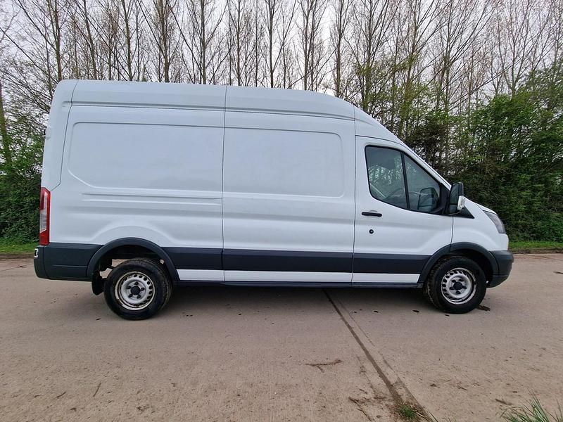 Usado Ford Transit 130 HP (95 kW) 2018 Branco Van