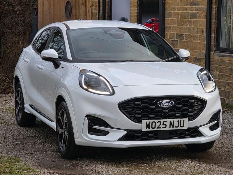 White Used 2025 Ford Puma ST-Line Hatchback | £13,990 (Super price) - Image 1/4