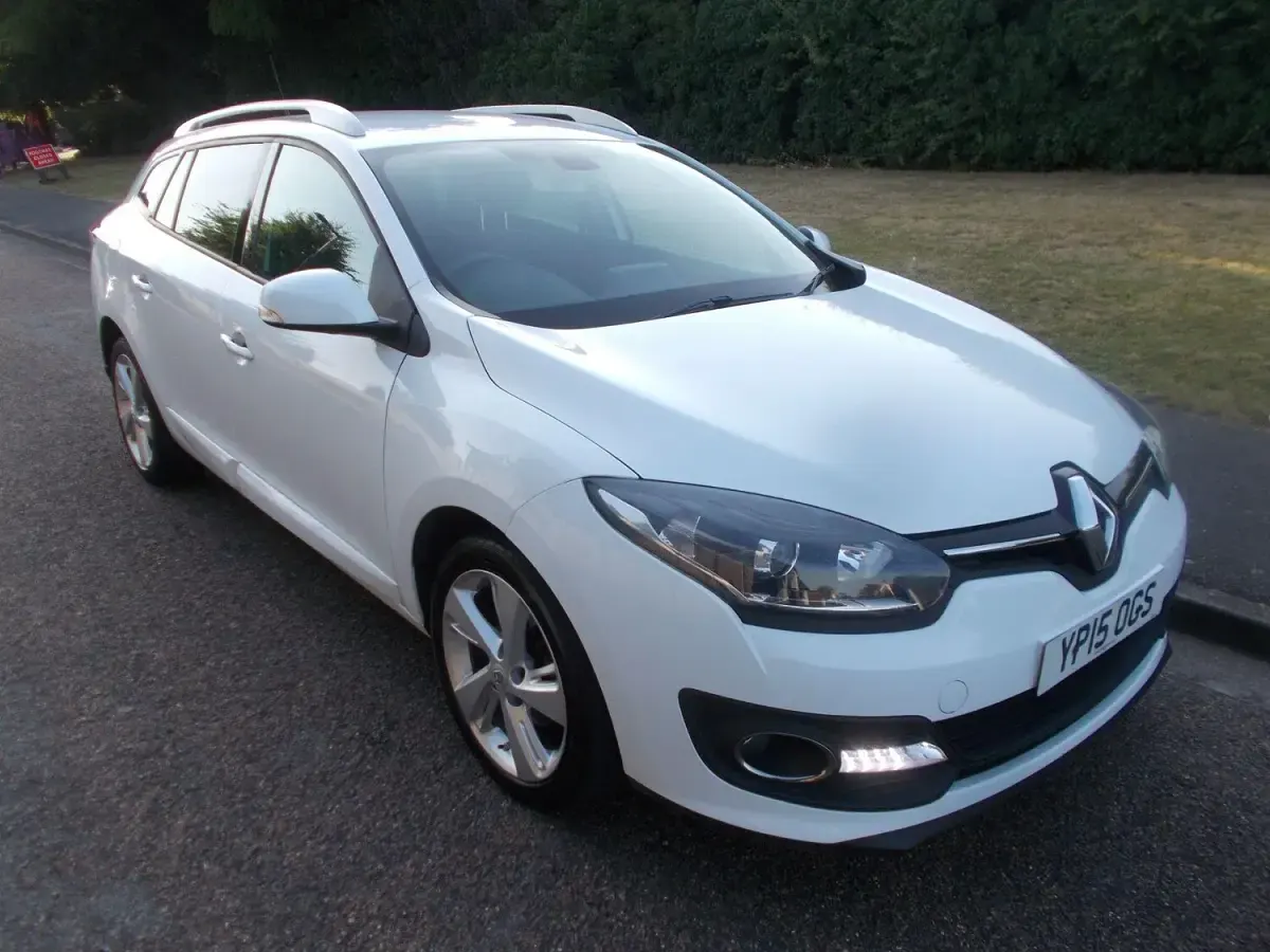 Used Renault Mégane GrandTour Dynamique 2015 White Estate