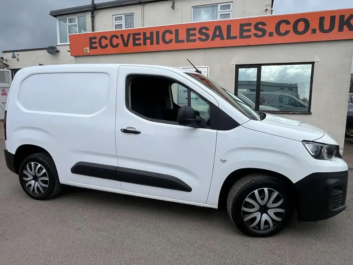Used Peugeot Partner 131 HP (96 kW) 2020 MPV