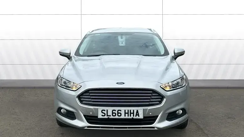 Usado Ford Mondeo Style 120 HP (88 kW) 2016 Prateado Carrinha
