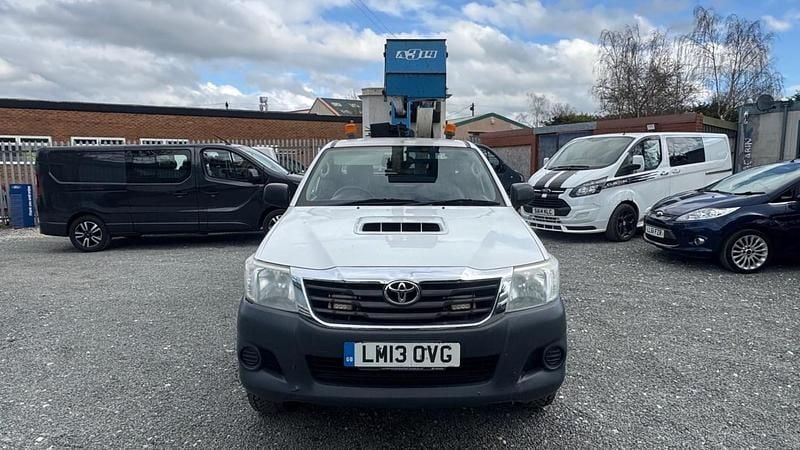 Usado Toyota HiLux 144 HP (105 kW) 2013 Branco Pickup