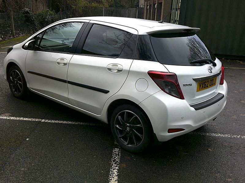 Used Toyota Yaris Multidrive S 2012 White Hatchback