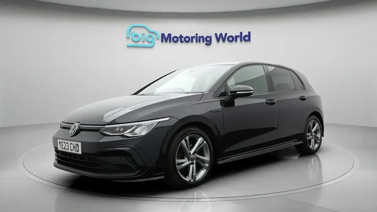 Used VW Golf VIII R-line 150 HP (110 kW) 2023 Black Hatchback
