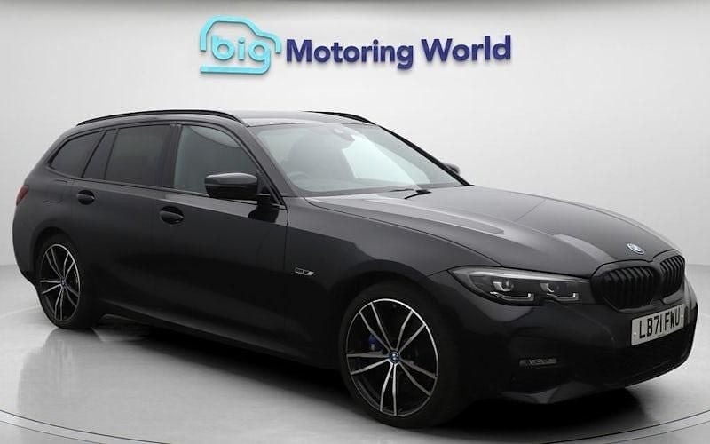 Used 2021 BMW 330e M Sport Estate | £21,000 (Fair price) - Image 1/4
