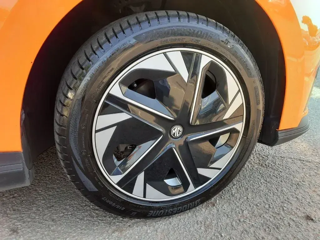 Used MG MG4 EV Trophy 319 kW (435 HP) 2023 Orange Hatchback
