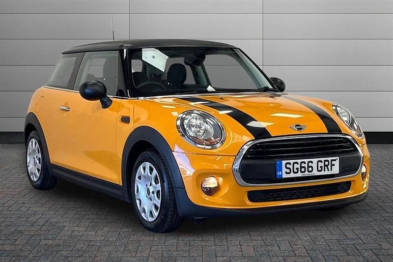 Used Mini ONE Hatch 102 HP (75 kW) 2016 Orange Hatchback