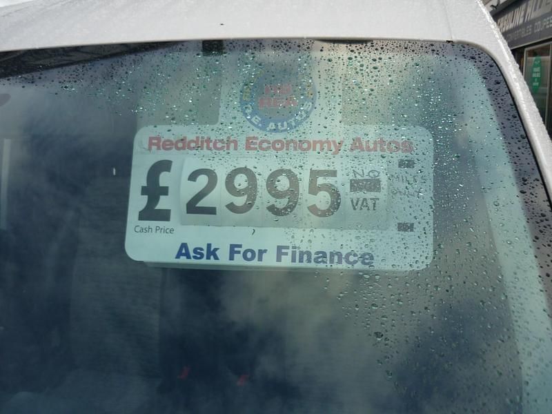 Used VW Caddy 102 HP (75 kW) 2012 White MPV