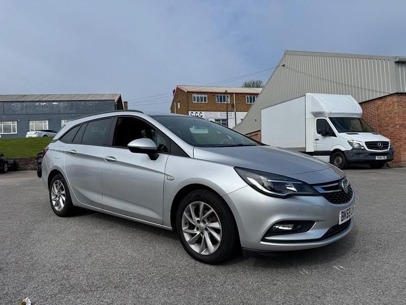 Second-hand Vauxhall Astra Design Edition 110 CP (80 kW) 2019 Argintiu Break