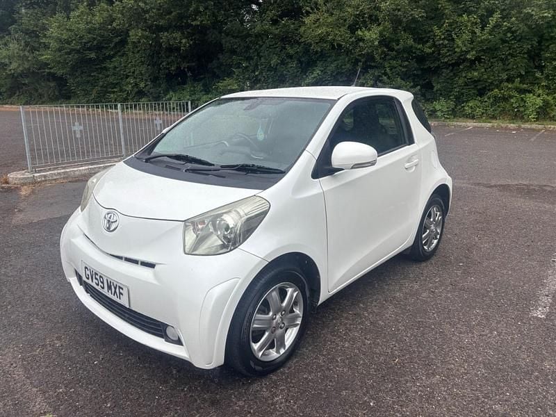 Used Toyota iQ 2010 White Hatchback