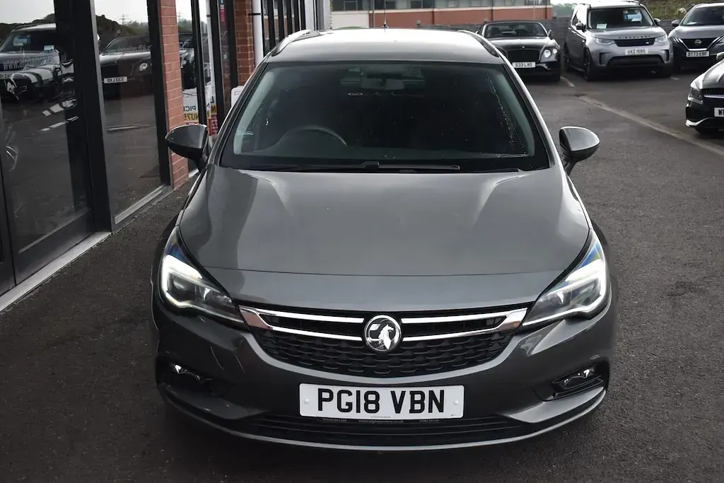 Second-hand Vauxhall Astra Design Edition 2018 Gri Break